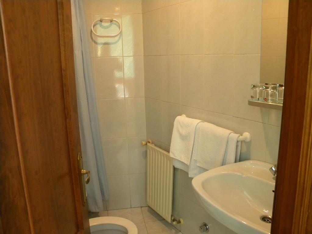 Hotel Solymar Bricia Quarto foto